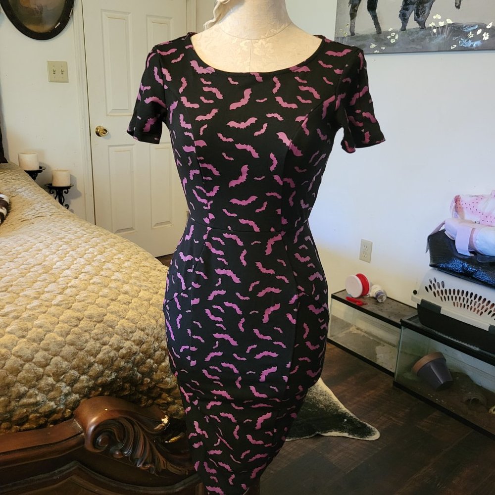 Unique Vintage Bat Silouette Dress - Picture 4 of 10